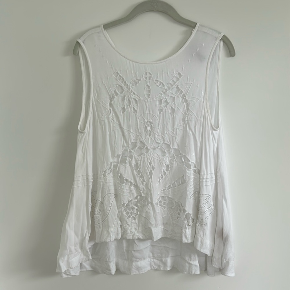 Anthropologie HD in Paris White Sleeveless Lace Crochet Embroidered Cut Out Top